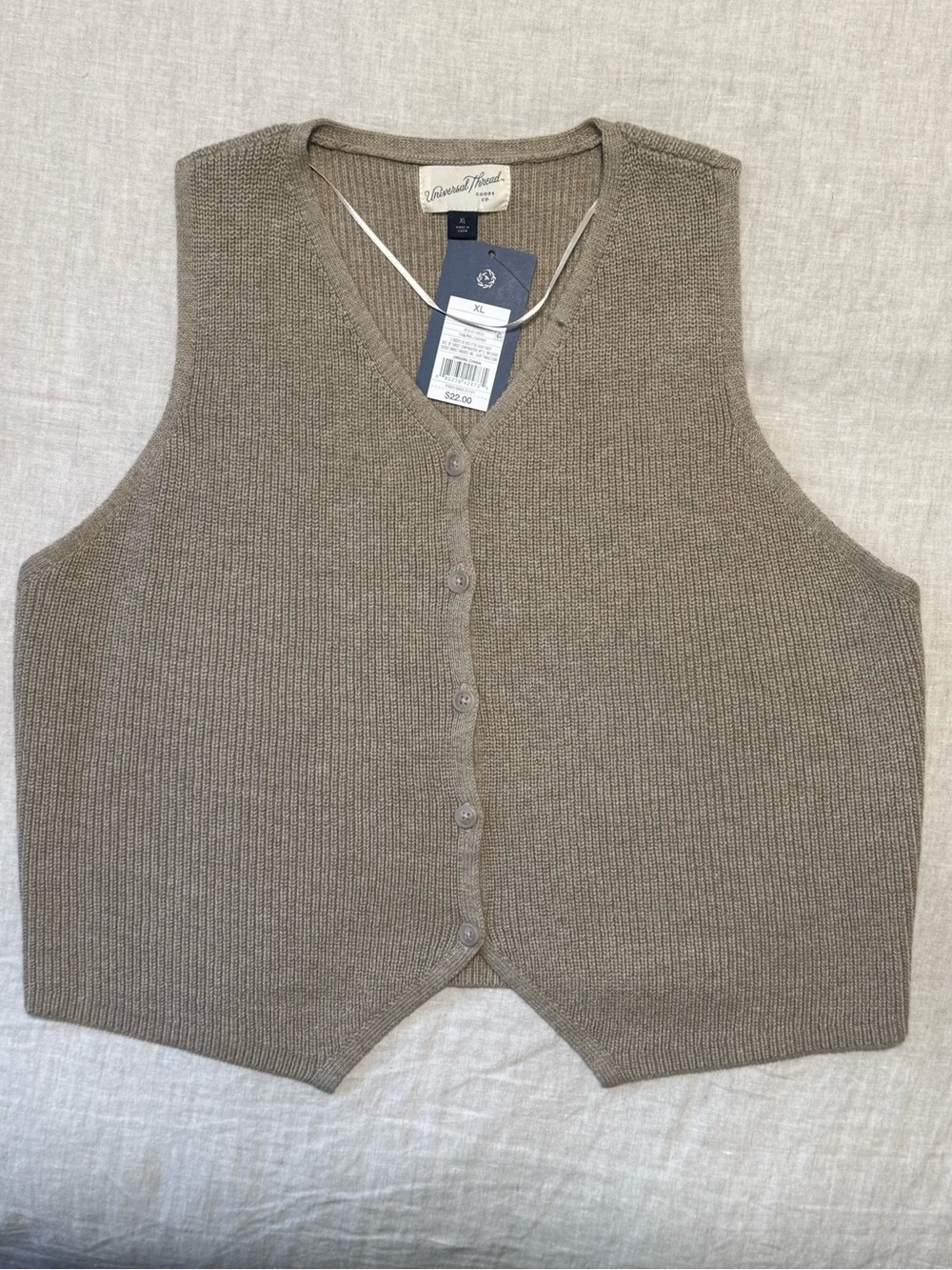 Universal Thread women’s V ribbed neck sweater vest top XL Tan